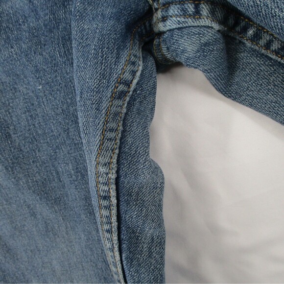 Size 14 Levi's 550 Relaxed Tapered Fit Light Wash Denim Jeans Red Tab - Picture 8 of 9